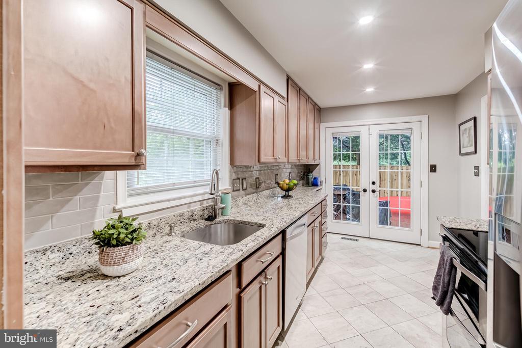 6060 ESTATES DRIVE