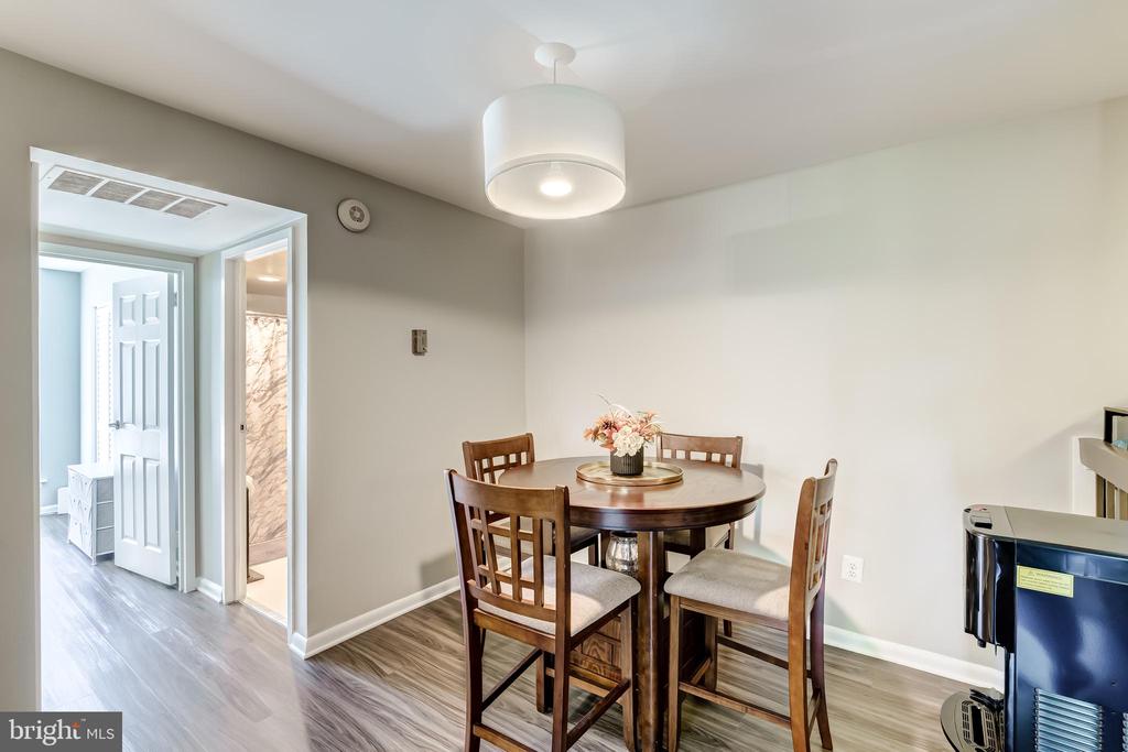 11260 CHESTNUT GROVE SQUARE 339