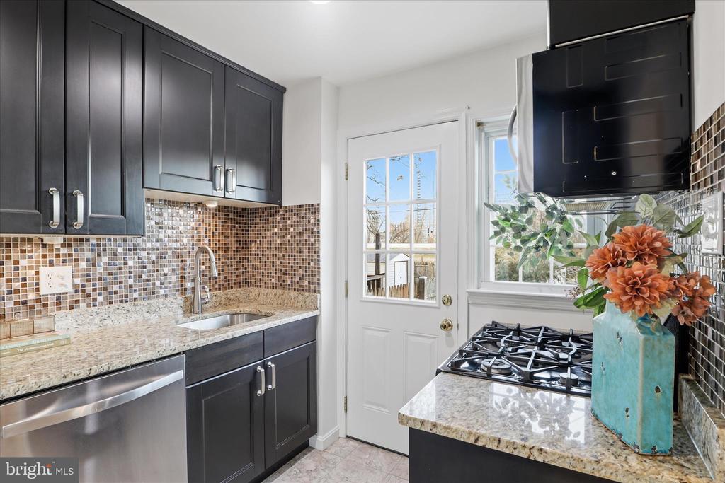 2238 ARLINGTON TERRACE