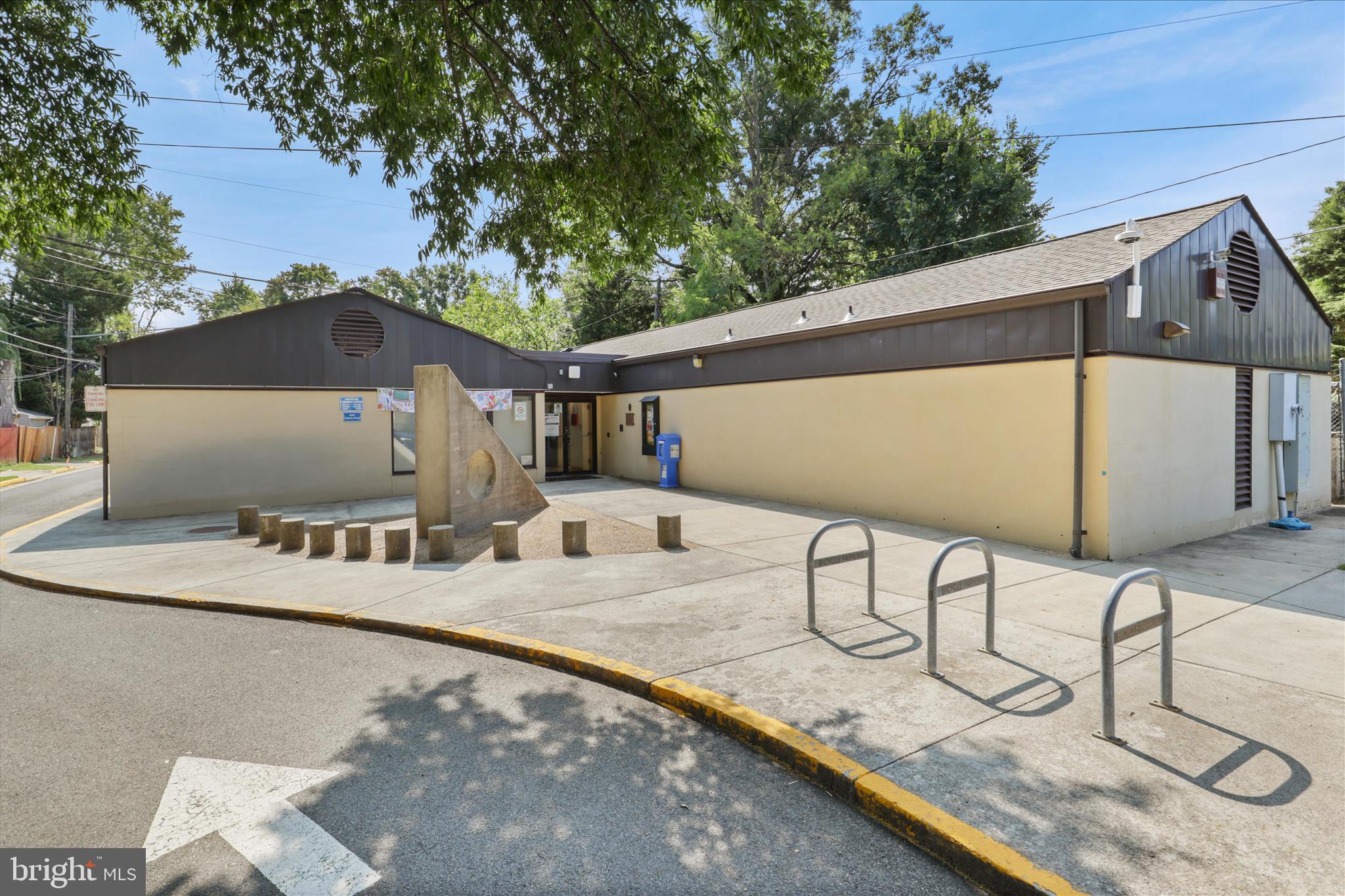 2238 ARLINGTON TERRACE