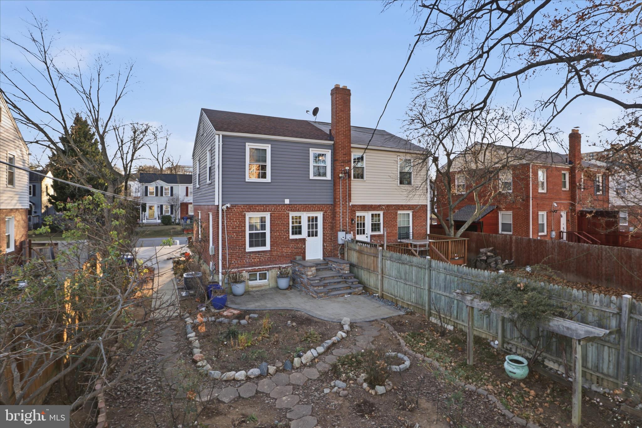 2238 ARLINGTON TERRACE