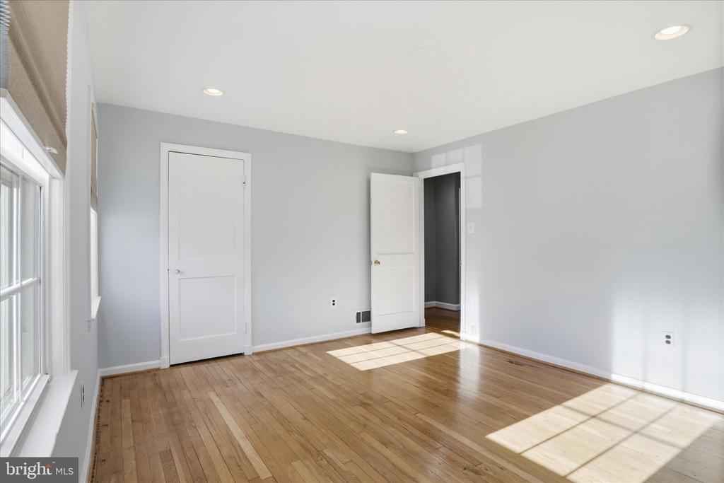 2238 ARLINGTON TERRACE