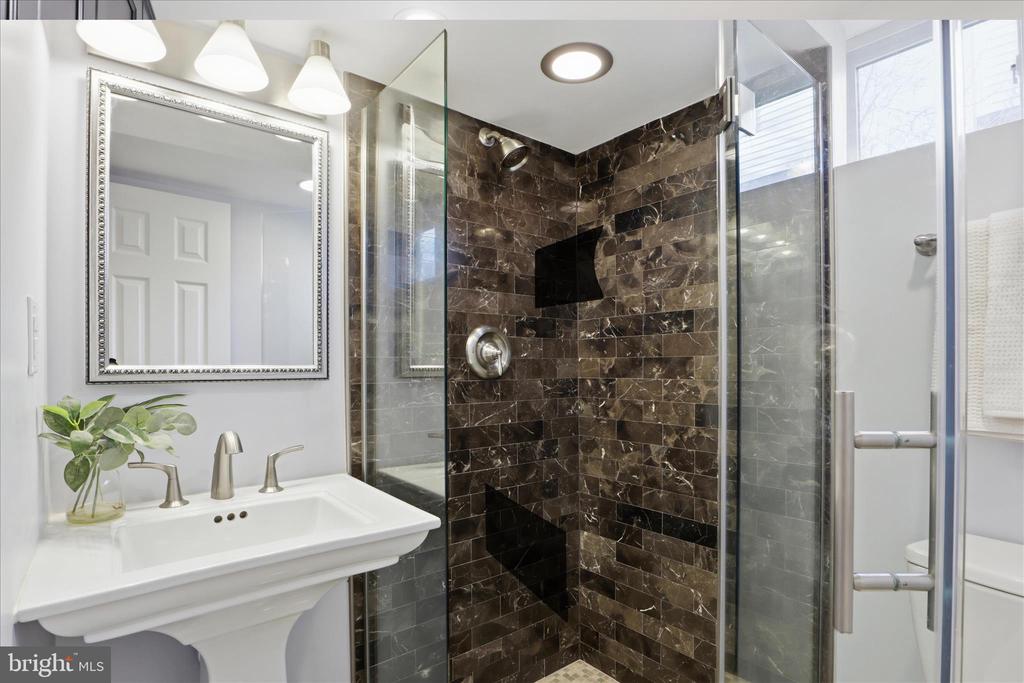 2238 ARLINGTON TERRACE