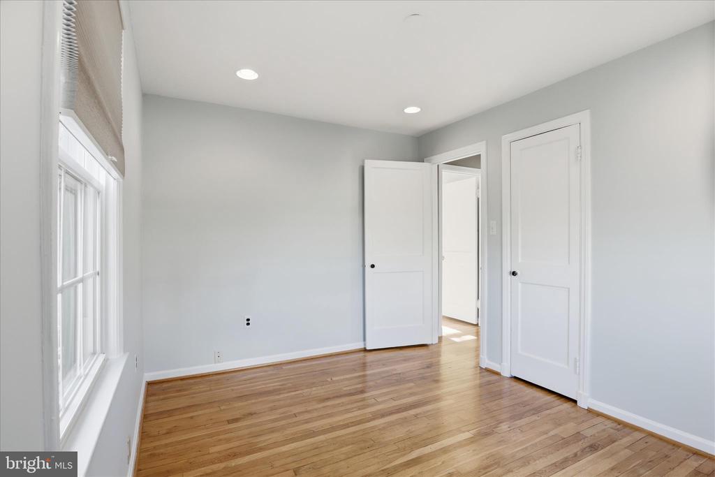 2238 ARLINGTON TERRACE