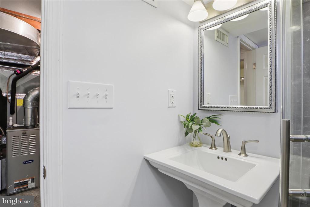 2238 ARLINGTON TERRACE