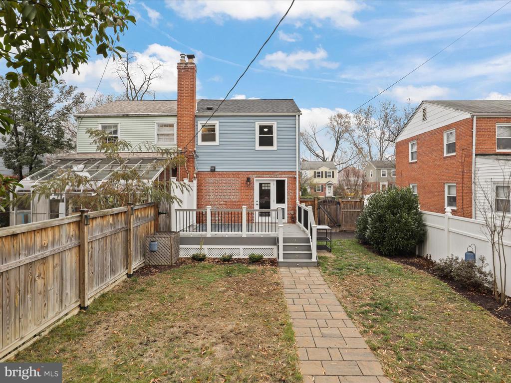 2203 ARLINGTON TERRACE