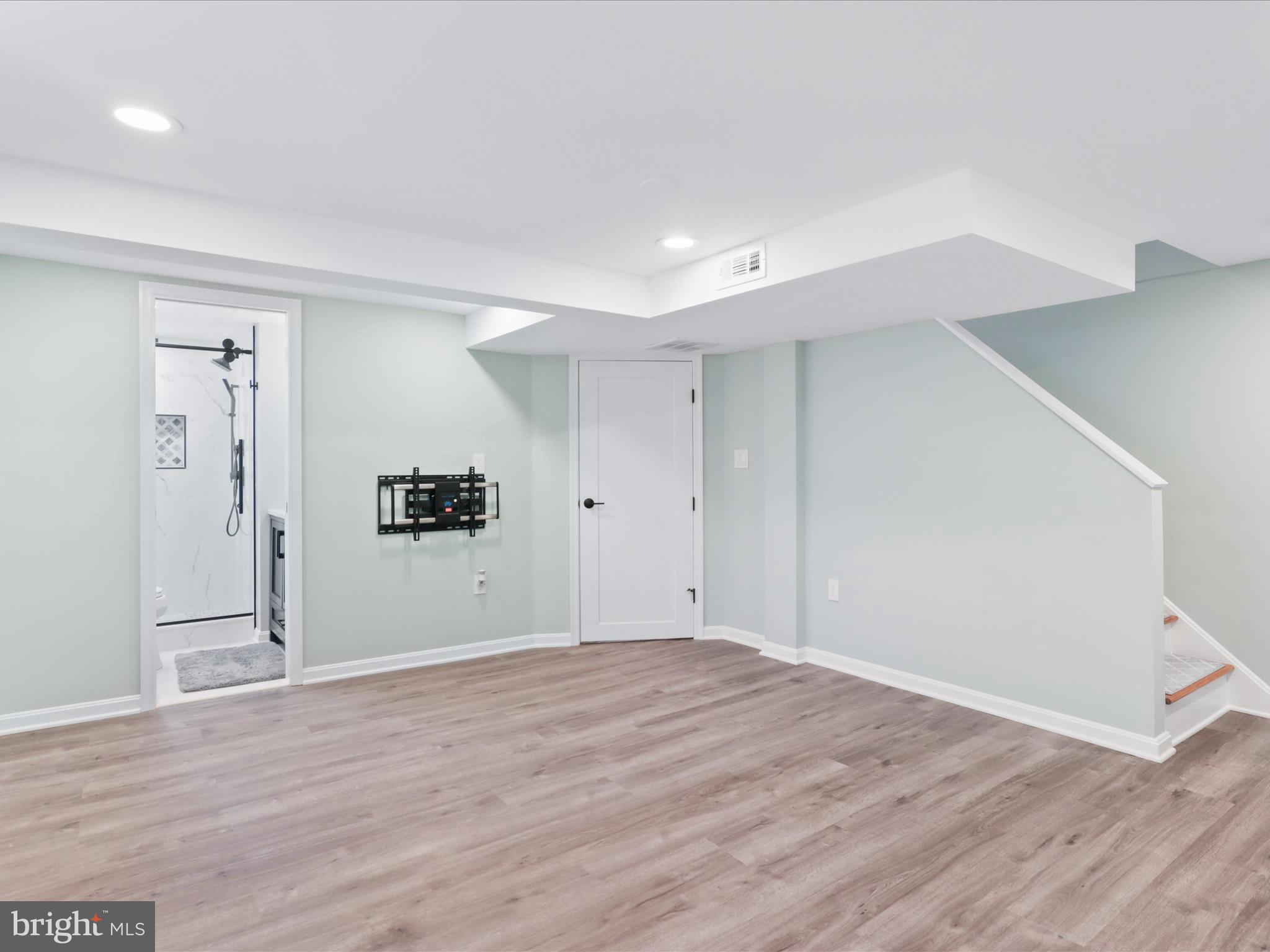 2203 ARLINGTON TERRACE