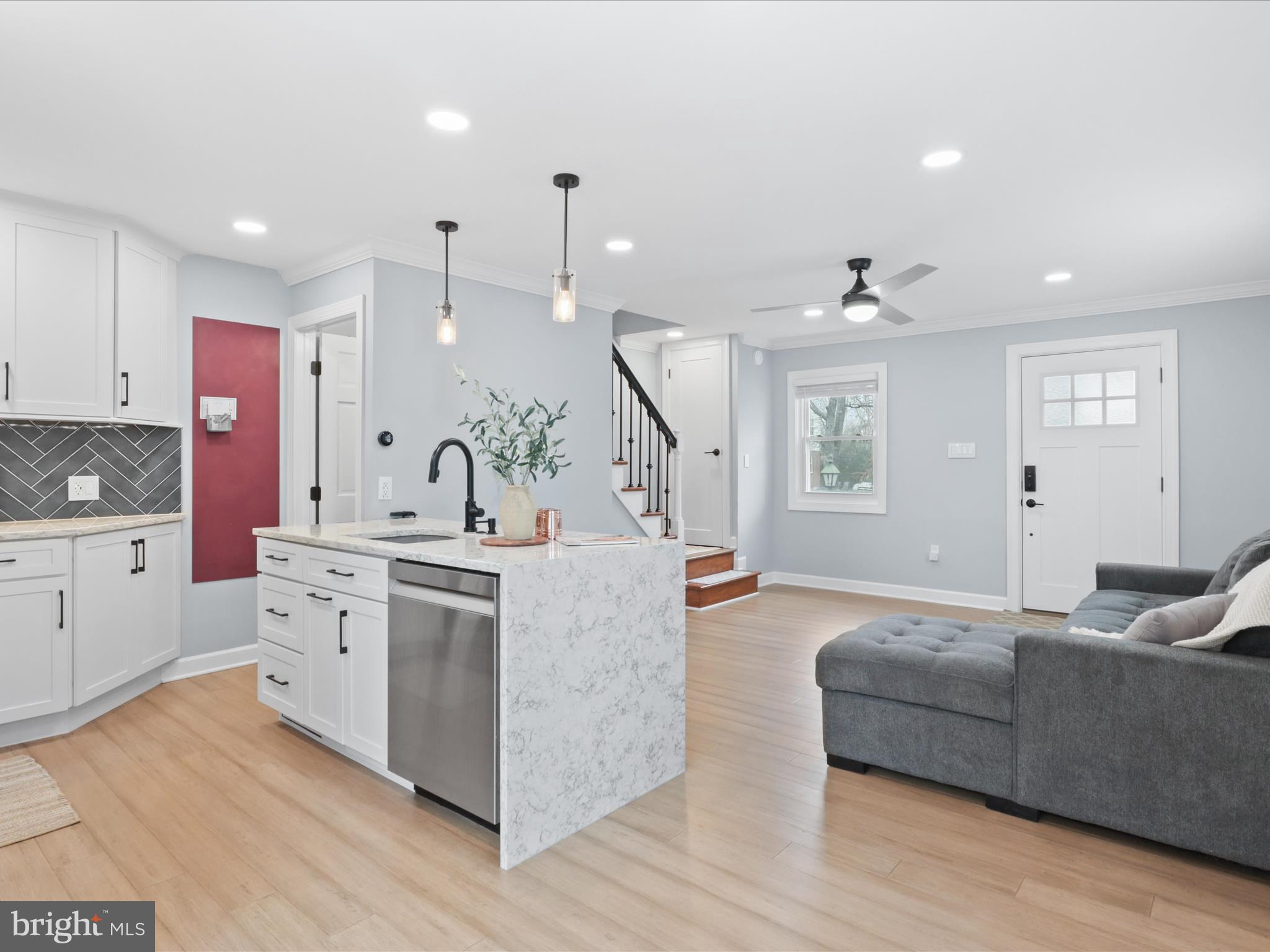 2203 ARLINGTON TERRACE