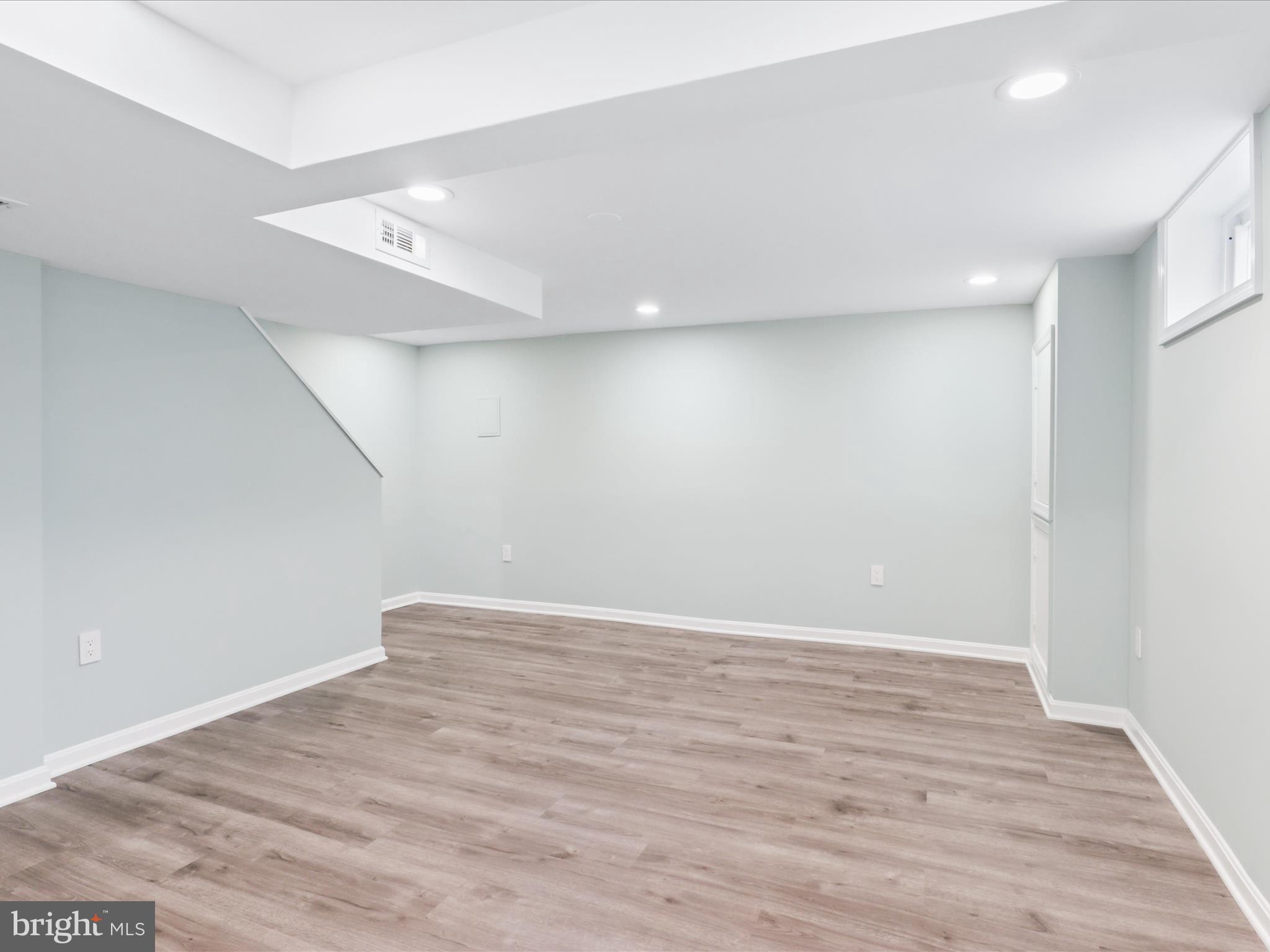 2203 ARLINGTON TERRACE