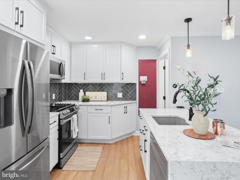2203 ARLINGTON TERRACE