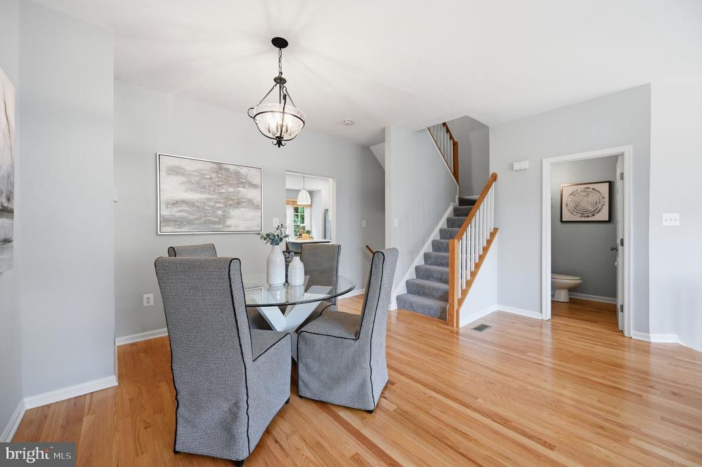 1232 WEATHERSTONE COURT