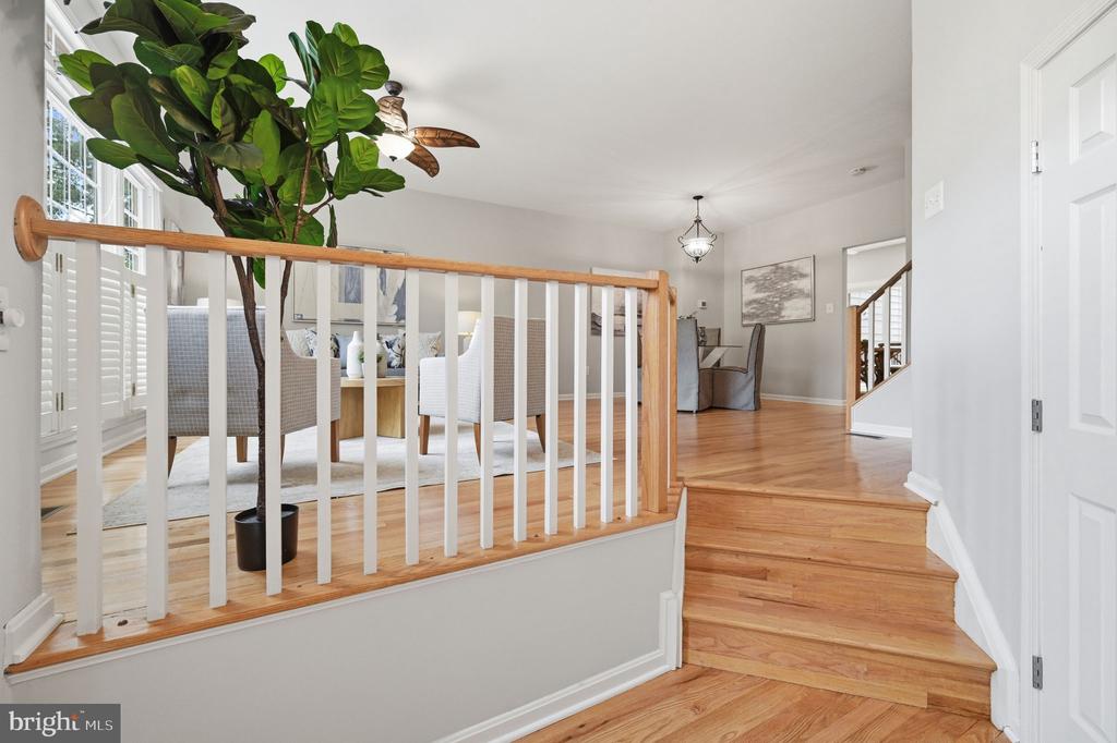 1232 WEATHERSTONE COURT