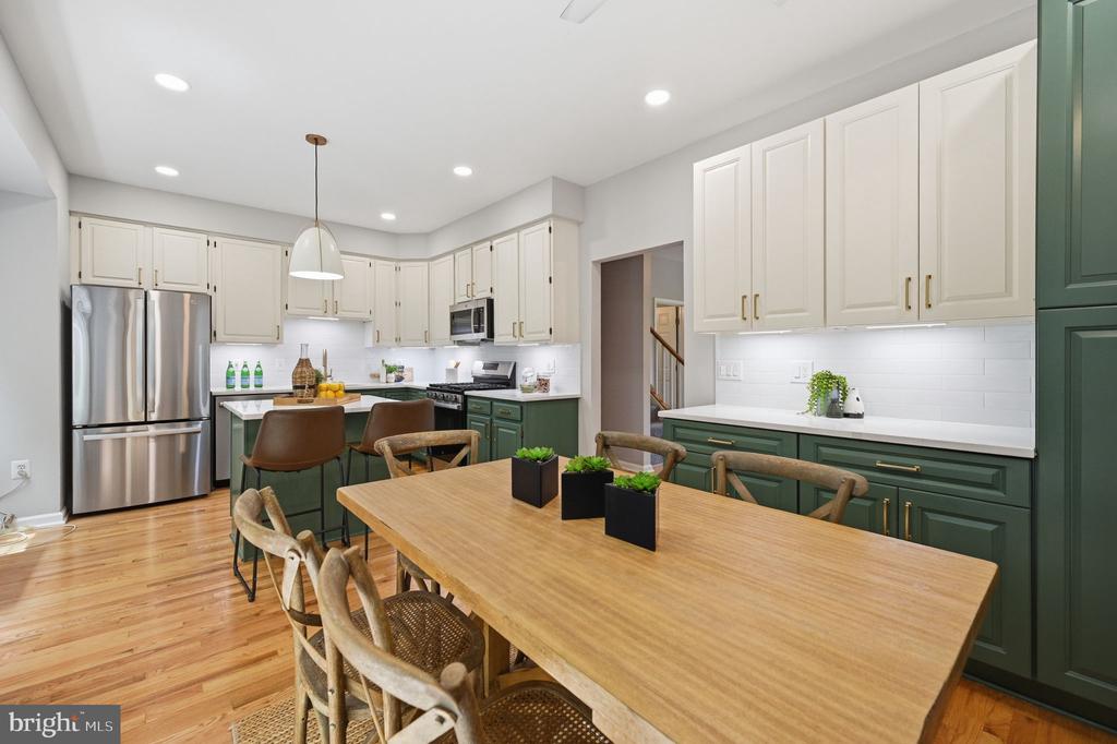 1232 WEATHERSTONE COURT