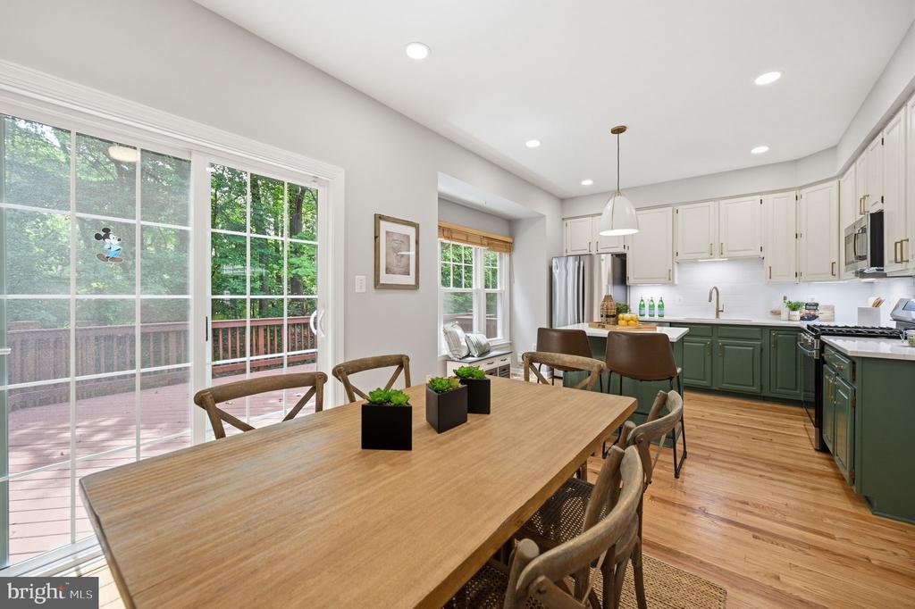 1232 WEATHERSTONE COURT
