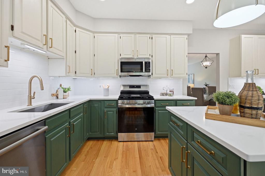 1232 WEATHERSTONE COURT