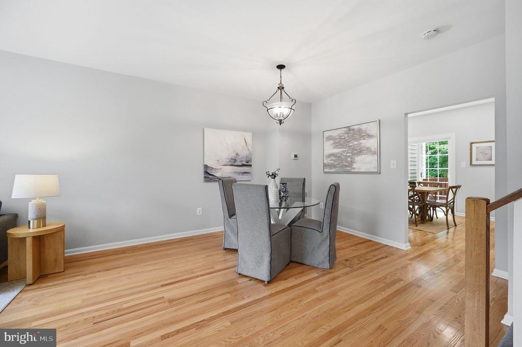 1232 WEATHERSTONE COURT