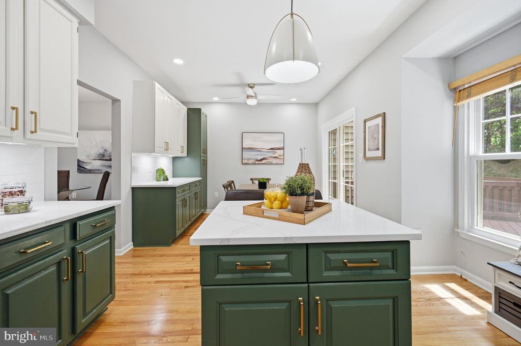 1232 WEATHERSTONE COURT