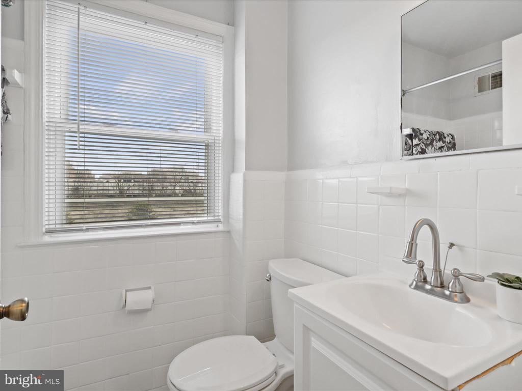 2236 ARLINGTON TERRACE