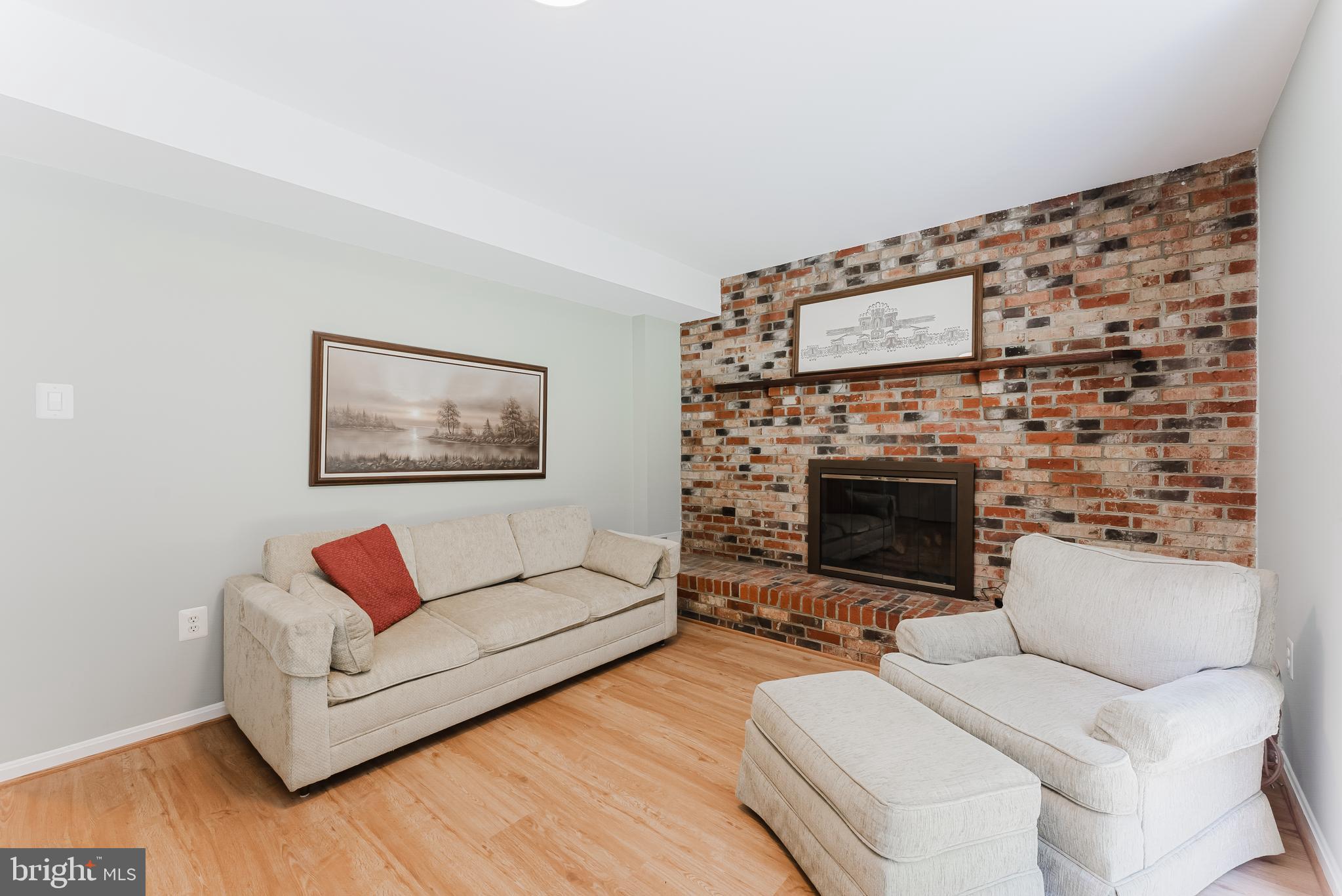 4911 WYCLIFF LANE