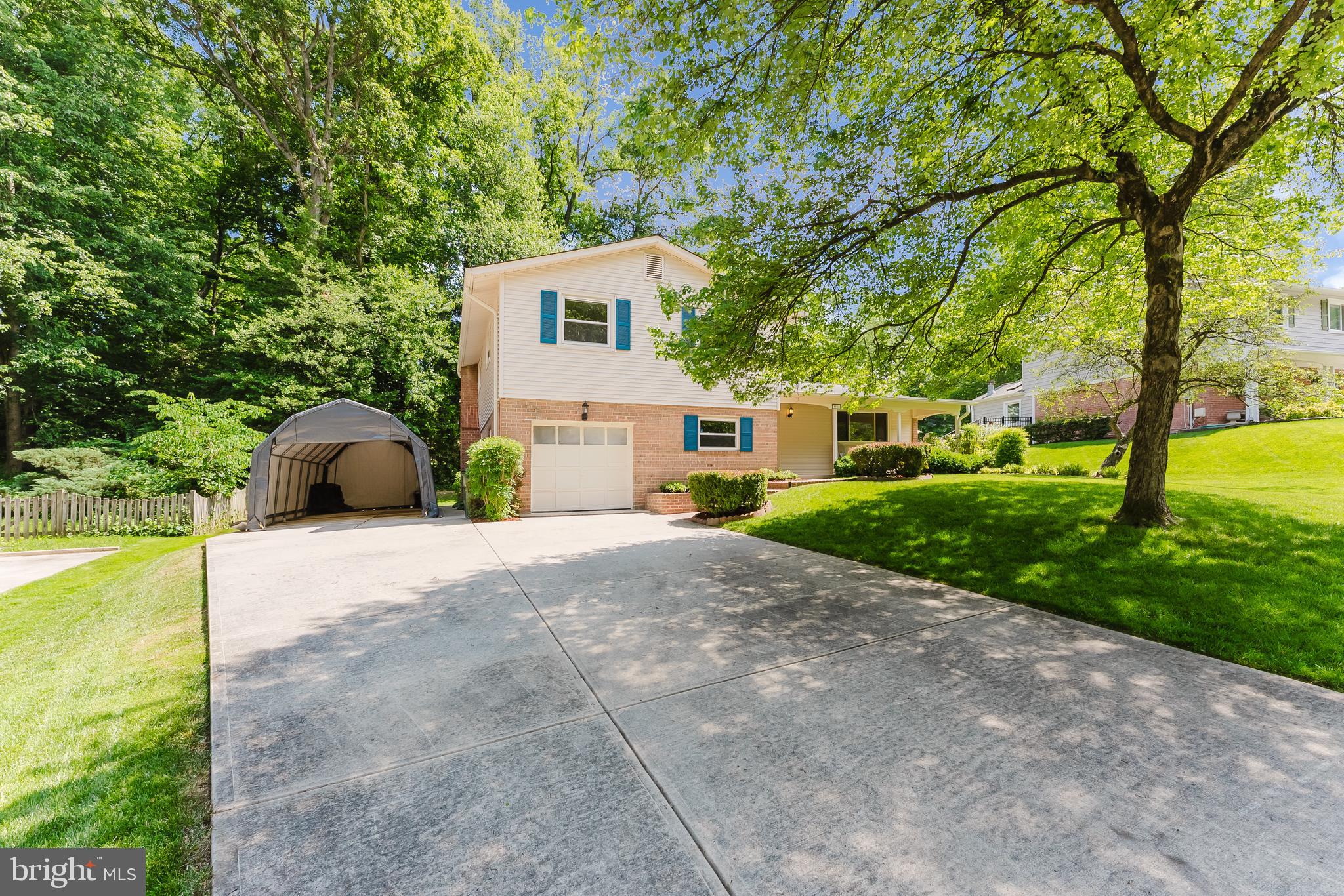 4911 WYCLIFF LANE