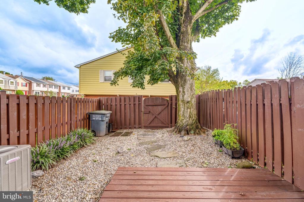 4353 ENSBROOK LANE