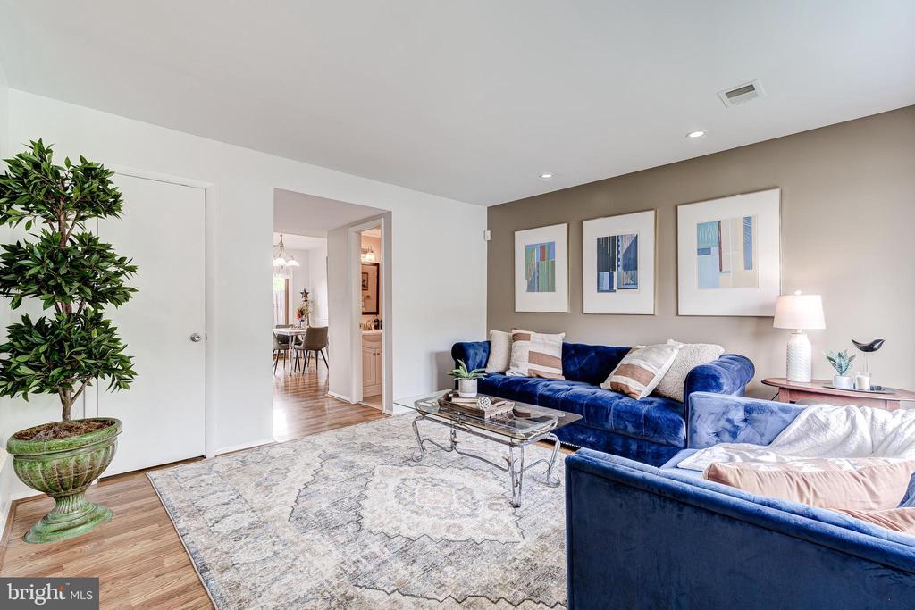 4353 ENSBROOK LANE