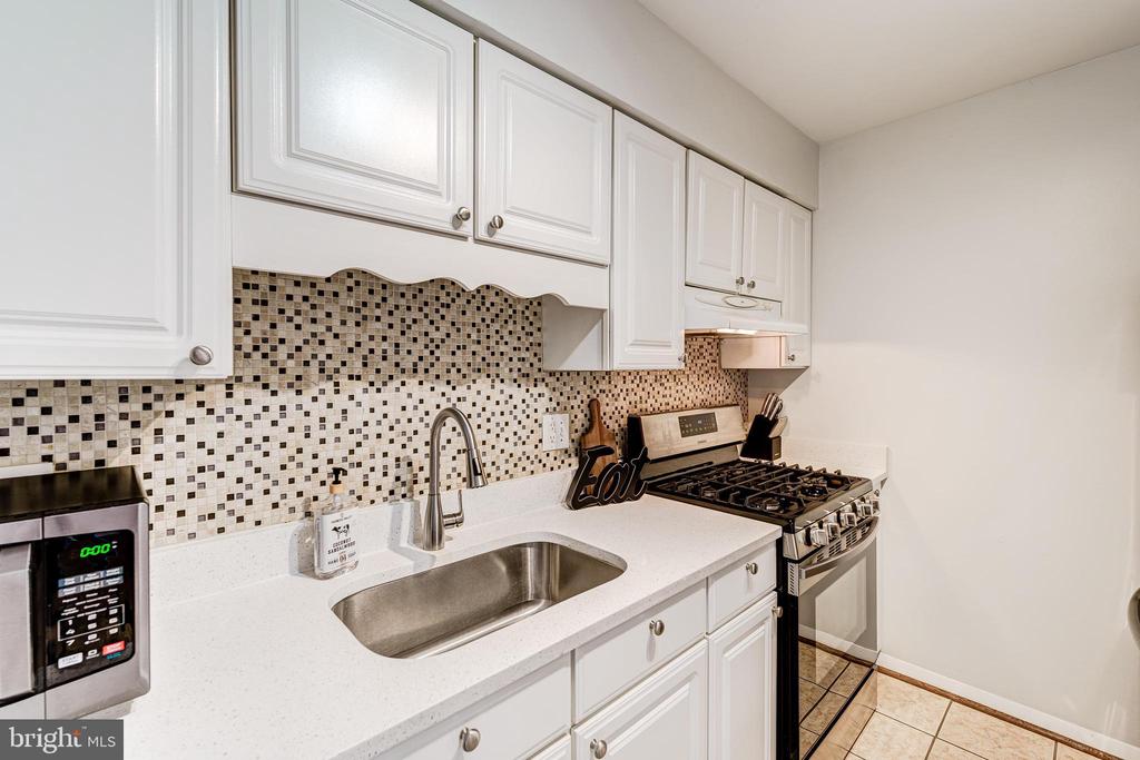 4353 ENSBROOK LANE