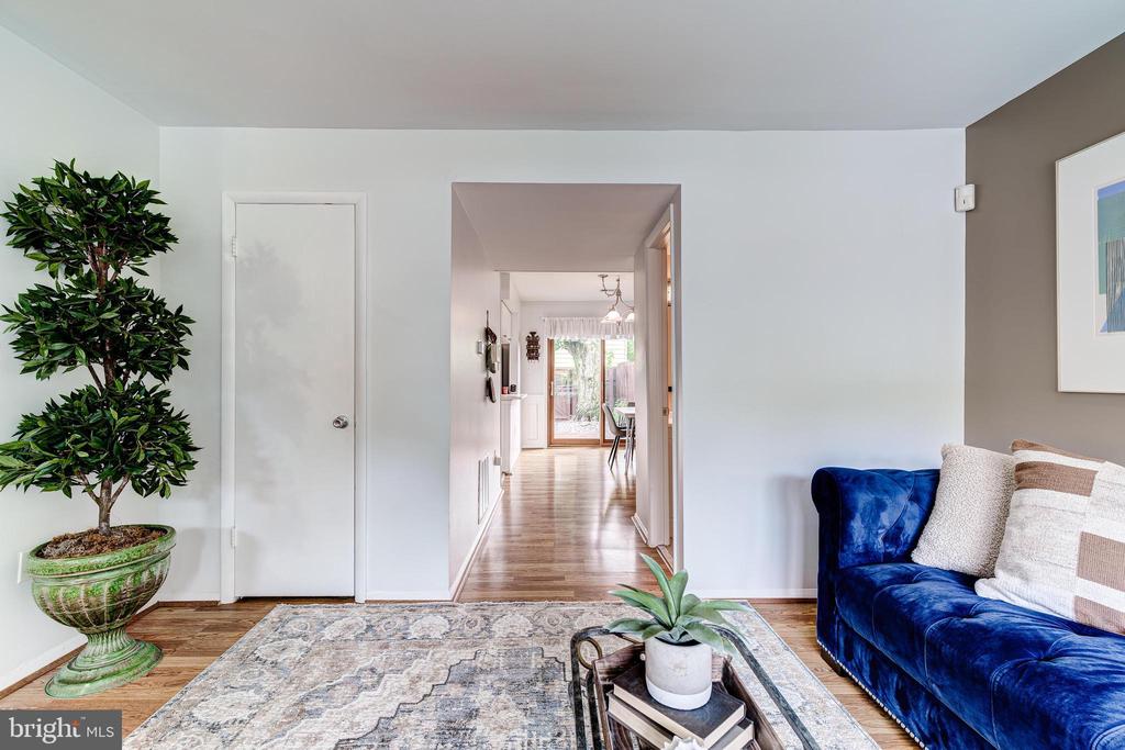4353 ENSBROOK LANE