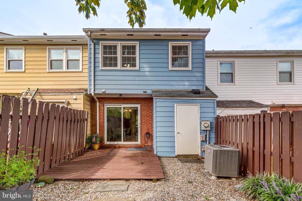 4353 ENSBROOK LANE