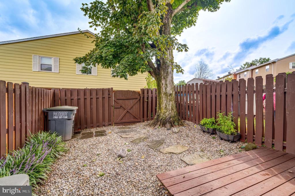 4353 ENSBROOK LANE