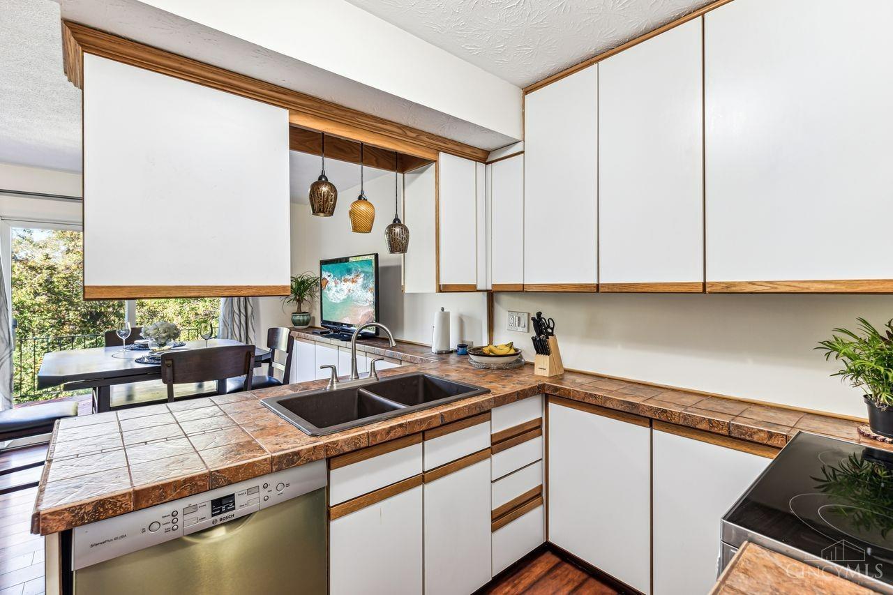 28 Twin Lakes Drive