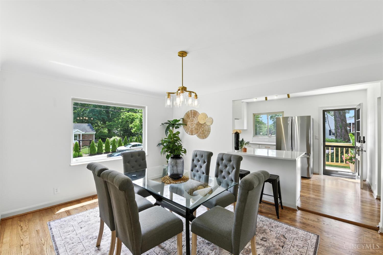 5960 Winnetka Drive