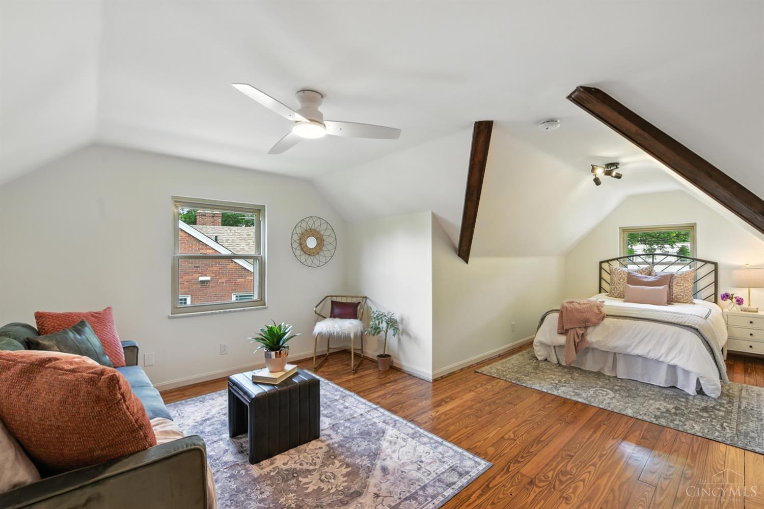 5960 Winnetka Drive