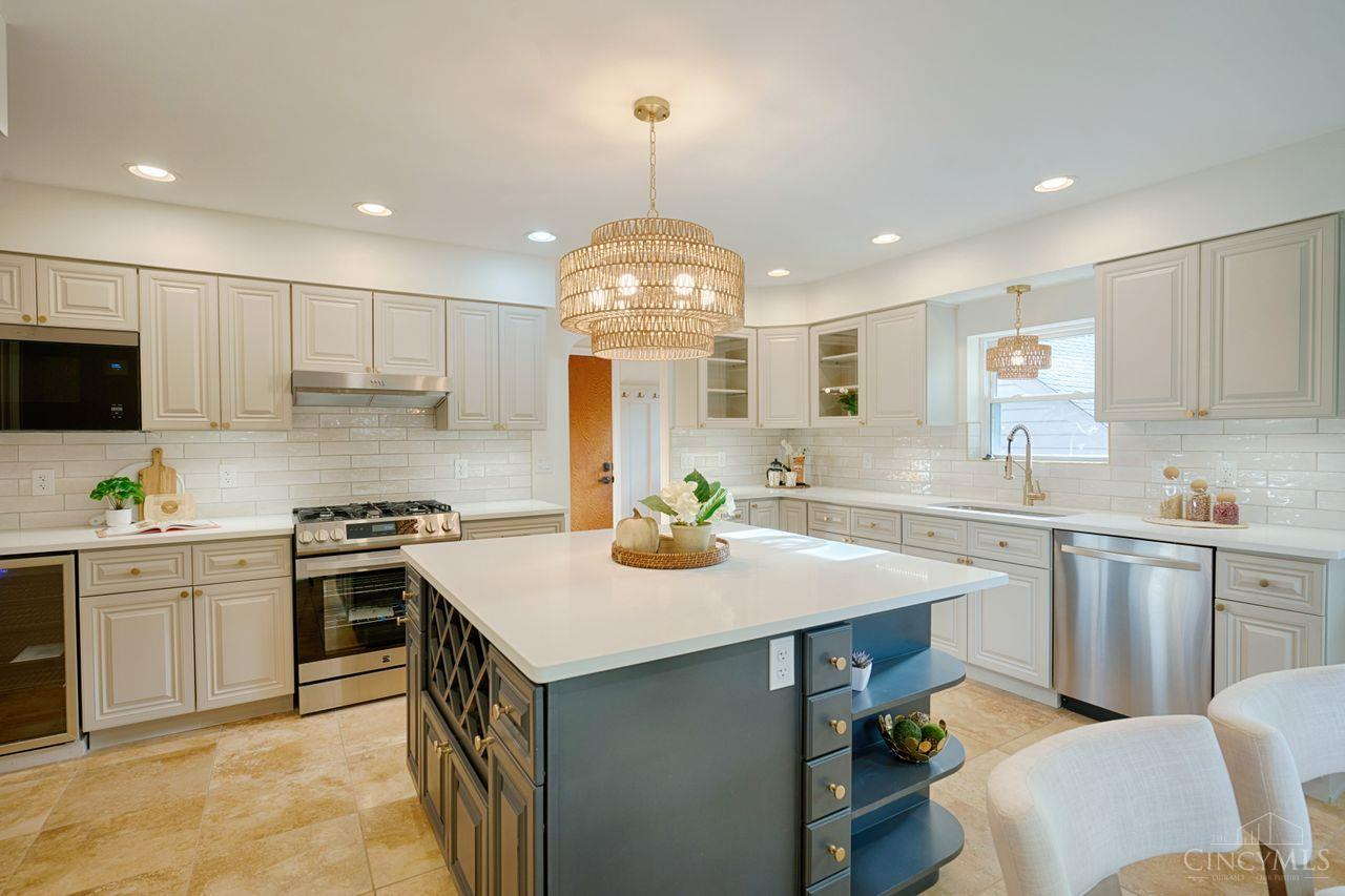 6008 Winnetka Drive