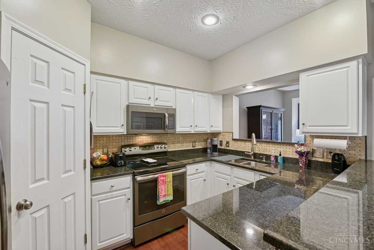 2474 Walnutview Court