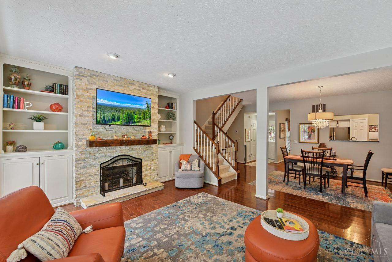 2474 Walnutview Court