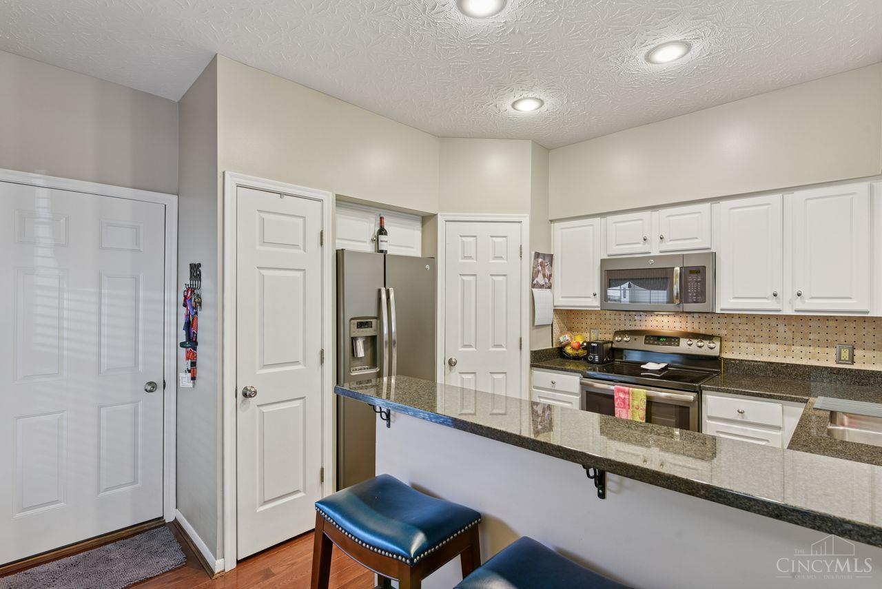 2474 Walnutview Court