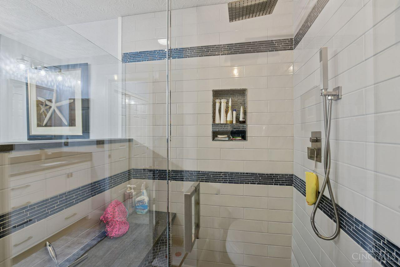 2474 Walnutview Court