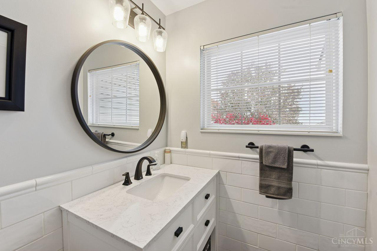 2474 Walnutview Court