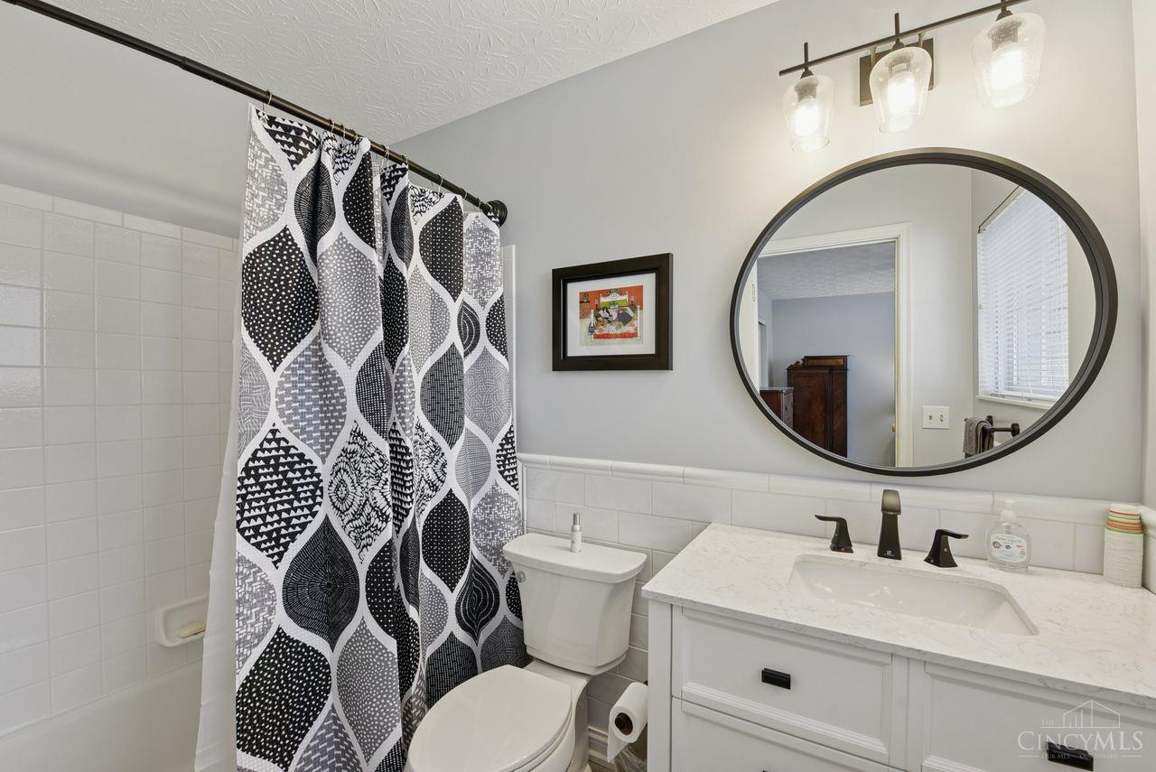 2474 Walnutview Court