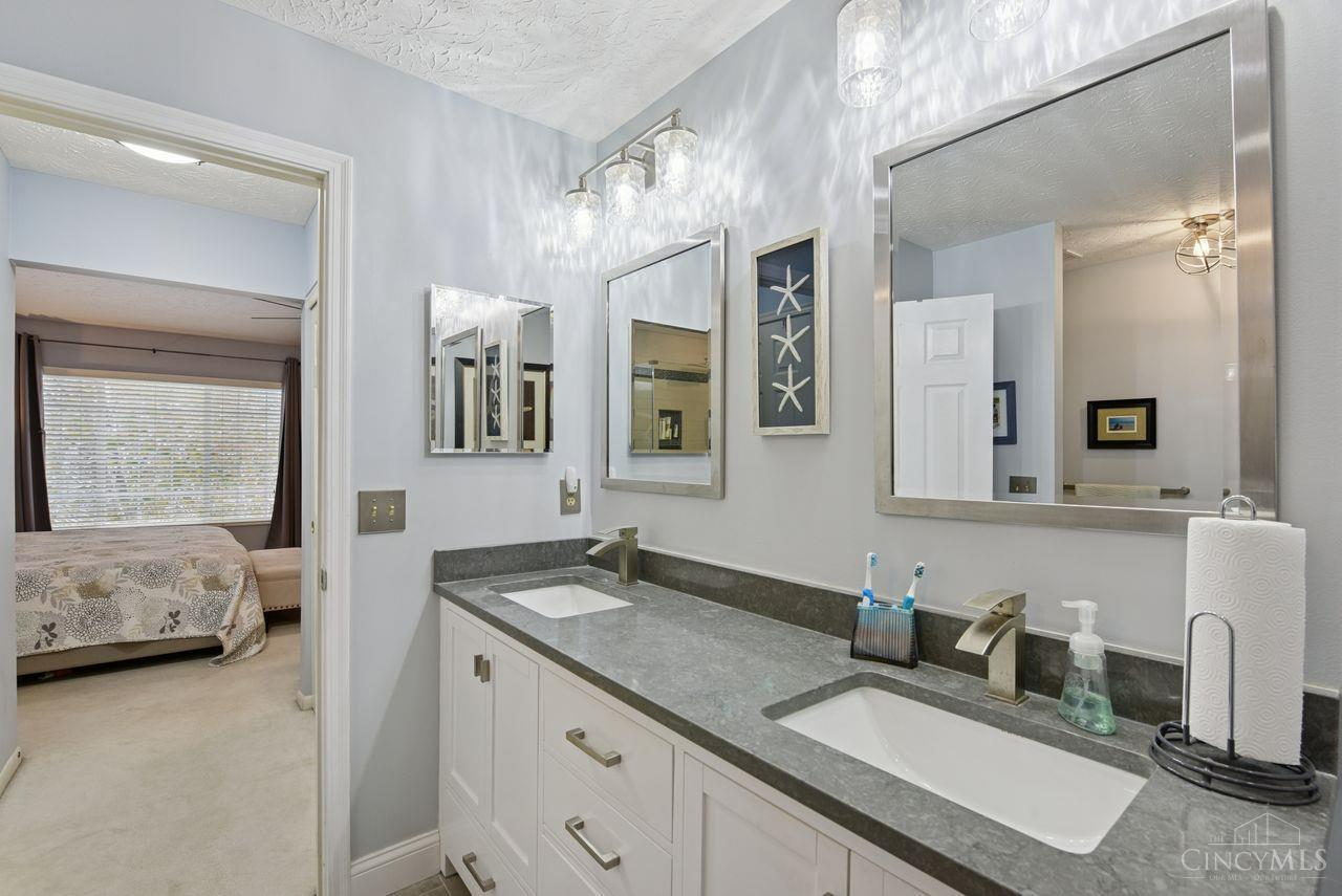 2474 Walnutview Court