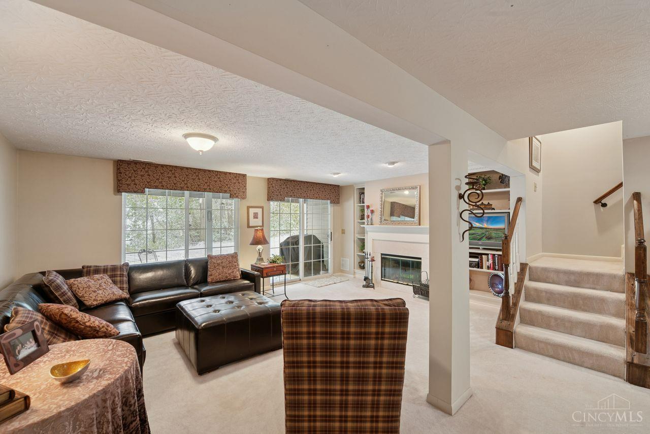 2474 Walnutview Court