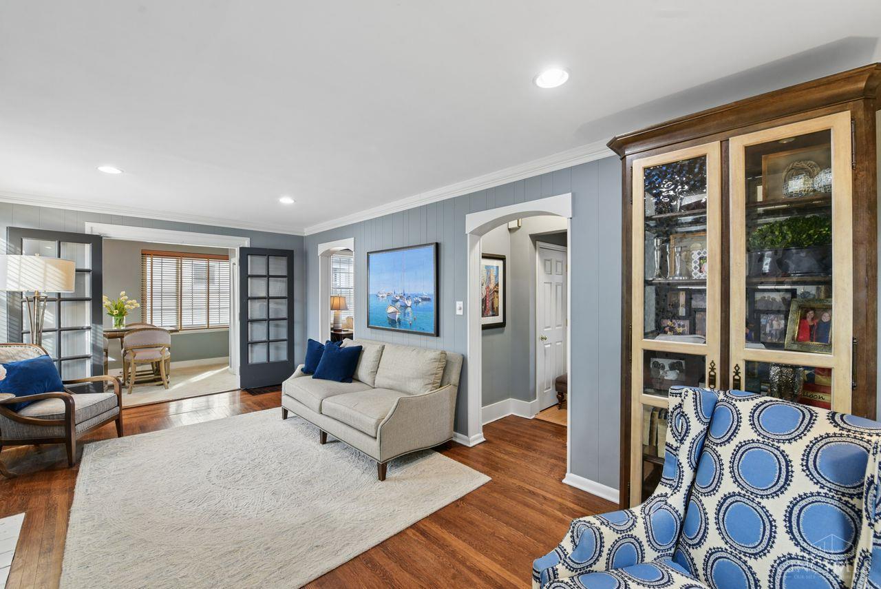 2844 Markbreit Avenue