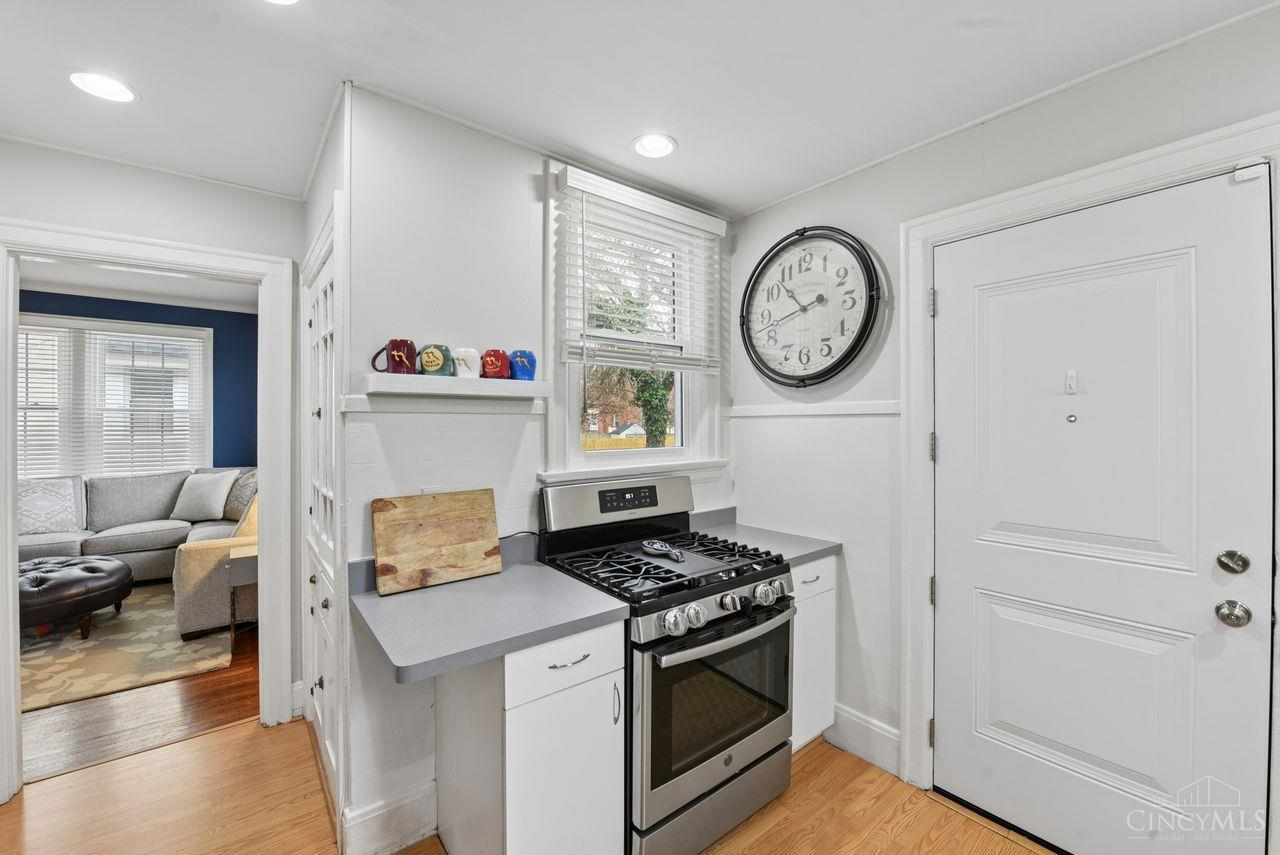 2844 Markbreit Avenue