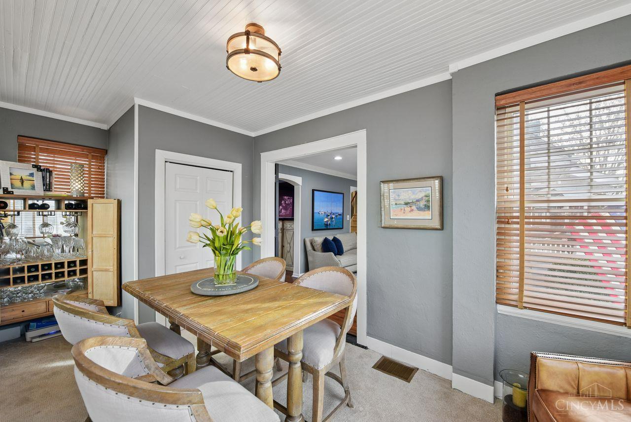 2844 Markbreit Avenue