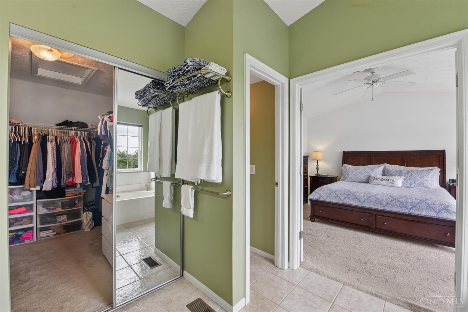 4189 Lakeknoll Drive