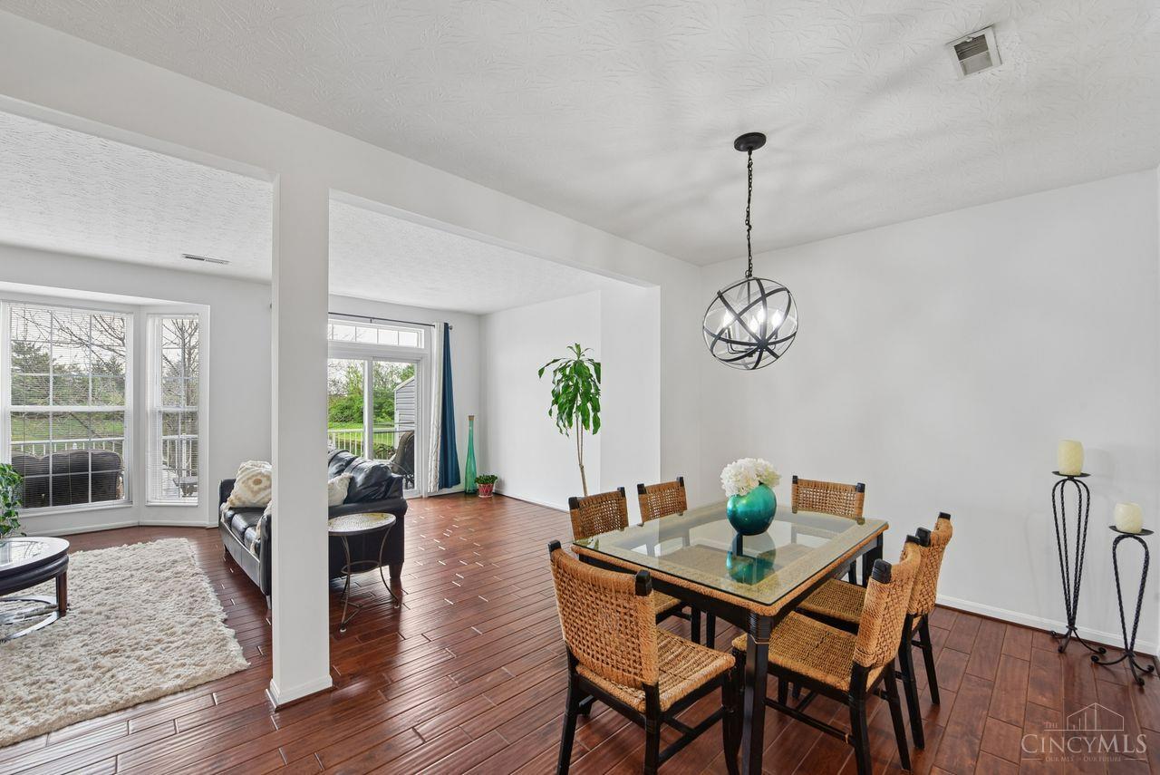 4189 Lakeknoll Drive