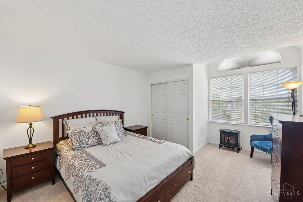 4189 Lakeknoll Drive