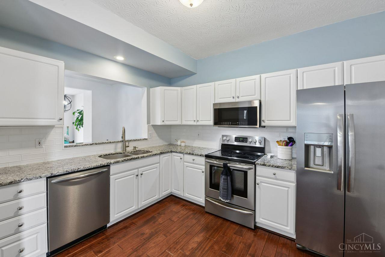 4189 Lakeknoll Drive