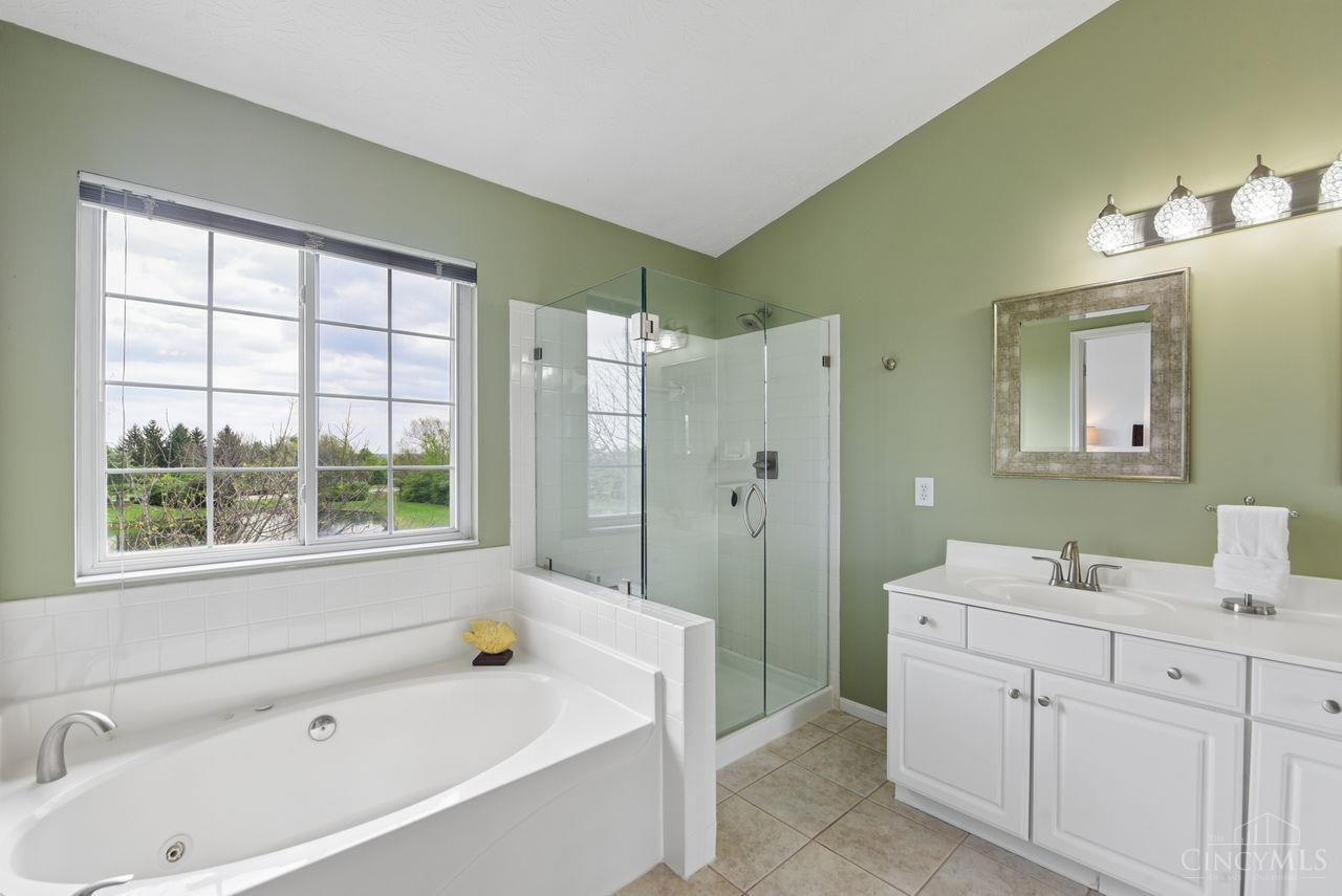 4189 Lakeknoll Drive